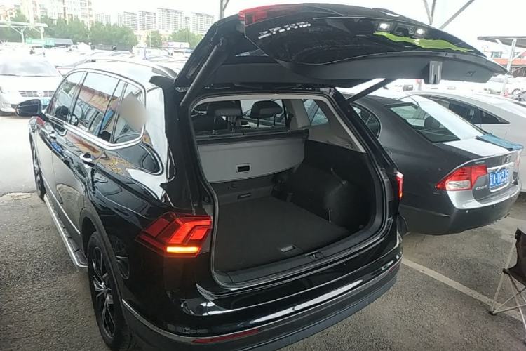 Used Volkswagen Tiguan L 2020 330TSI Automatic Two-Wheel Drive Smart Luxury Edition China VI Standard Trunk
