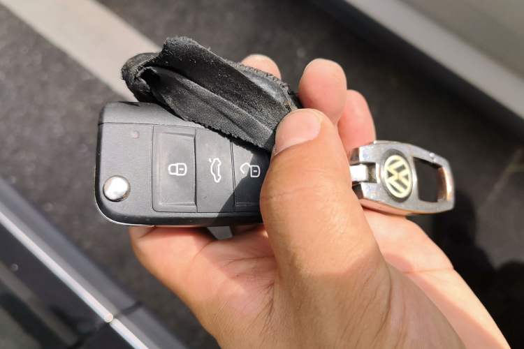 Used Volkswagen Tiguan L 2020 330TSI Automatic Two-Wheel Drive Smart Luxury Edition China VI Standard Vehicle Key