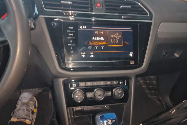 Used Volkswagen Tiguan L 2020 330TSI Automatic Two-Wheel Drive Smart Luxury Edition China VI Standard Audio And AC Panel