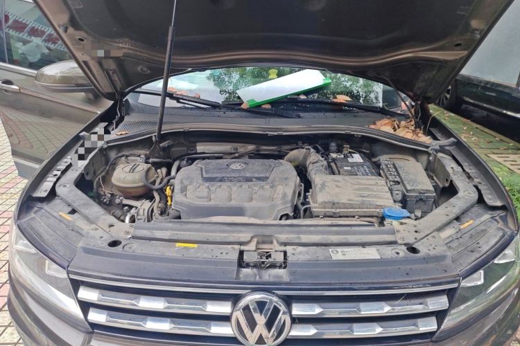 Used Volkswagen Tiguan L 2020 330TSI Automatic Two-Wheel Drive Smart Luxury Edition China VI Standard Engine Bay