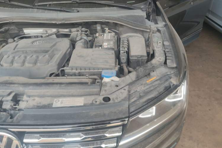 Used Volkswagen Tiguan L 2020 330TSI Automatic Two-Wheel Drive Smart Luxury Edition China VI Standard Engine Bay Left