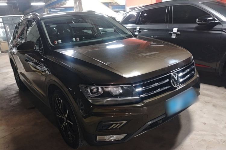 Used Volkswagen Tiguan L 2020 330TSI Automatic Two-Wheel Drive Smart Luxury Edition China VI Standard Front Right 45 Deg