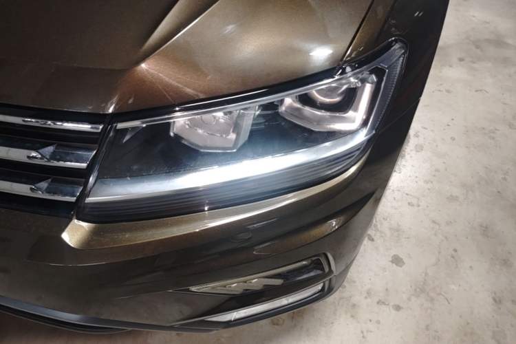 Used Volkswagen Tiguan L 2020 330TSI Automatic Two-Wheel Drive Smart Luxury Edition China VI Standard Left Front Headlight