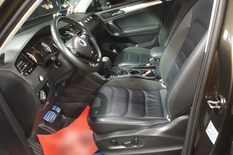 Used Volkswagen Tiguan L 2020 330TSI Automatic Two-Wheel Drive Smart Luxury Edition China VI Standard Left Front Seat