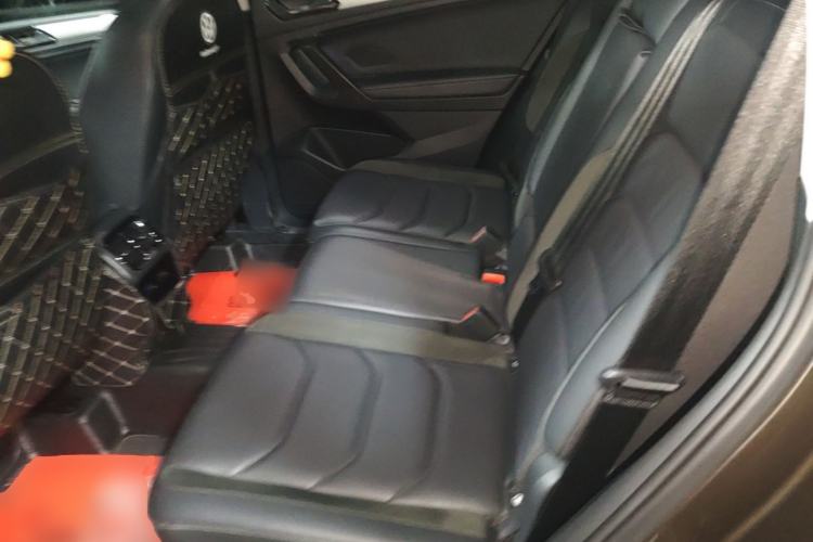 Used Volkswagen Tiguan L 2020 330TSI Automatic Two-Wheel Drive Smart Luxury Edition China VI Standard Left Rear Seat