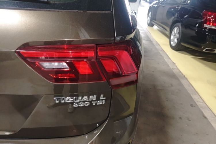 Used Volkswagen Tiguan L 2020 330TSI Automatic Two-Wheel Drive Smart Luxury Edition China VI Standard Right Rear Taillight