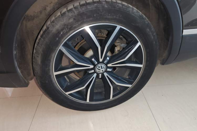 Used Volkswagen Tiguan L 2020 330TSI Automatic Two-Wheel Drive Smart Luxury Edition China VI Standard Right Rear Wheel Hub