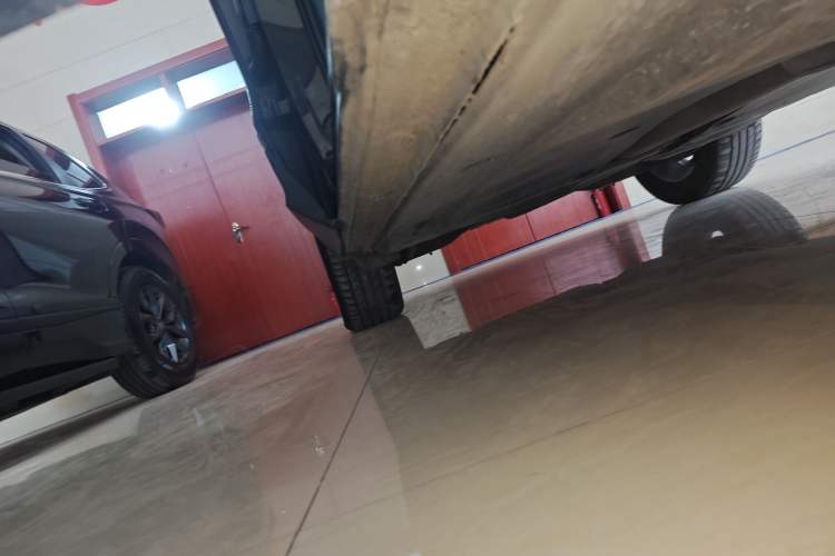 Used Volkswagen Tiguan L 2020 330TSI Automatic Two-Wheel Drive Smart Luxury Edition China VI Standard Right Side Sill