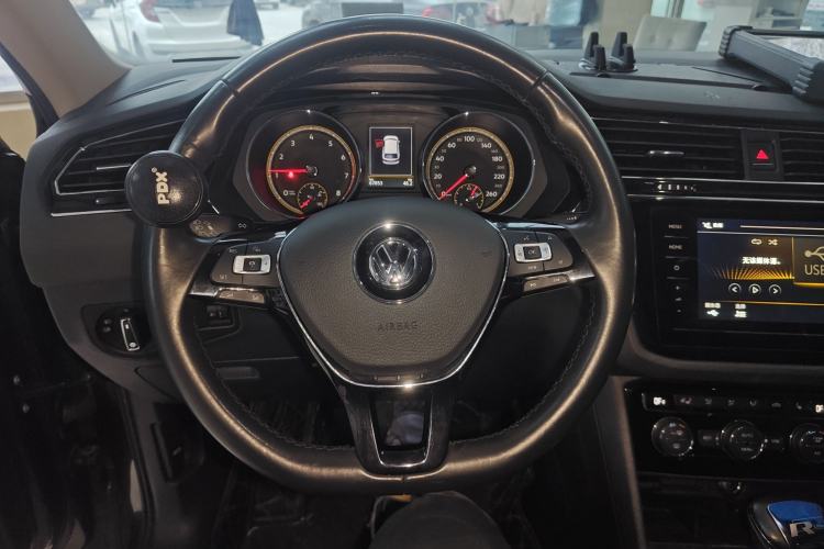Used Volkswagen Tiguan L 2020 330TSI Automatic Two-Wheel Drive Smart Luxury Edition China VI Standard Steering Wheel