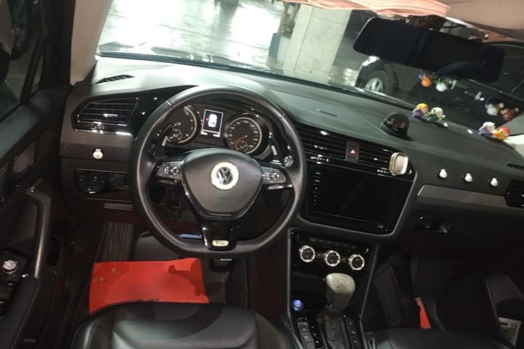 Used Volkswagen Tiguan L 2020 330TSI Automatic Two-Wheel Drive Smart Luxury Edition China VI Standard Steering Wheel