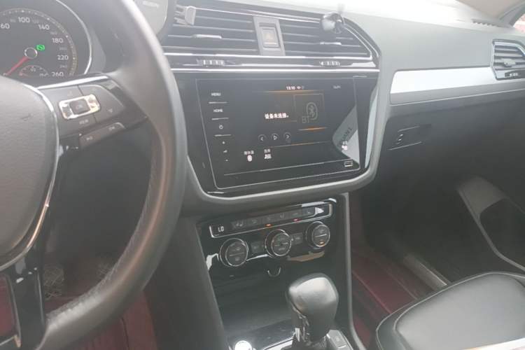 Used Volkswagen Tiguan L 2020 330TSI Automatic Two-Wheel Drive Smart Luxury Edition China VI Standard Audio And AC Panel