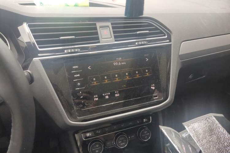 Used Volkswagen Tiguan L 2020 330TSI Automatic Two-Wheel Drive Smart Luxury Edition China VI Standard Audio And AC Panel