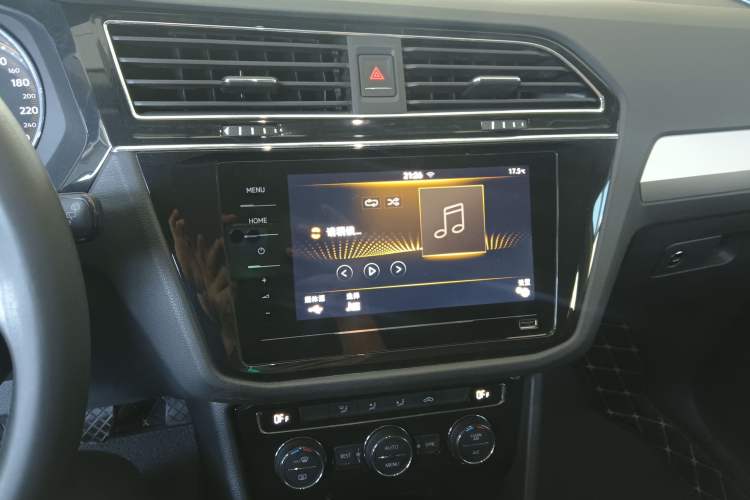 Used Volkswagen Tiguan L 2020 330TSI Automatic Two-Wheel Drive Panoramic Comfort Edition China VI Standard Audio And AC Panel
