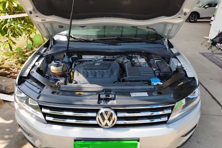 Used Volkswagen Tiguan L 2020 330TSI Automatic Two-Wheel Drive Smart Luxury Edition China VI Standard Engine Bay