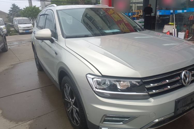 Used Volkswagen Tiguan L 2020 330TSI Automatic Two-Wheel Drive Smart Luxury Edition China VI Standard Front Right 45 Deg