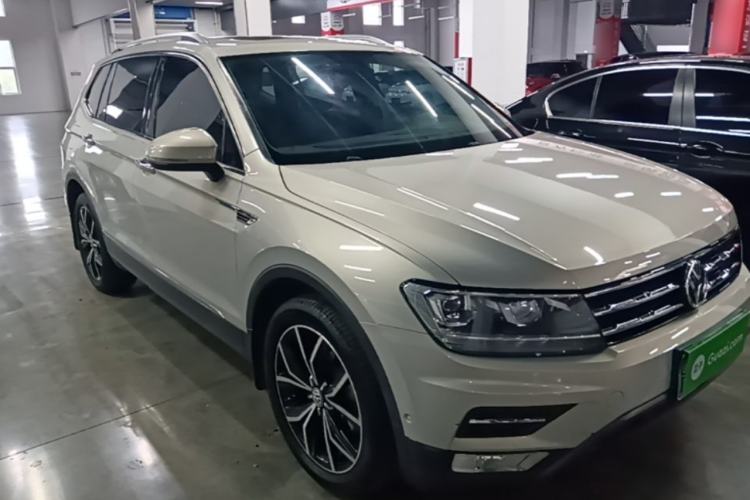 Used Volkswagen Tiguan L 2020 330TSI Automatic Two-Wheel Drive Smart Luxury Edition China VI Standard Front Right 45 Deg