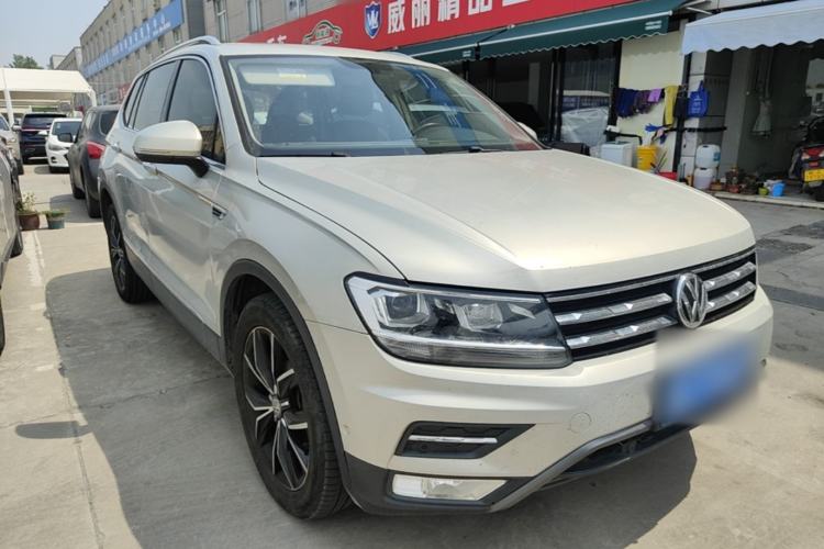 Used Volkswagen Tiguan L 2020 330TSI Automatic Two-Wheel Drive Smart Luxury Edition China VI Standard Front Right 45 Deg