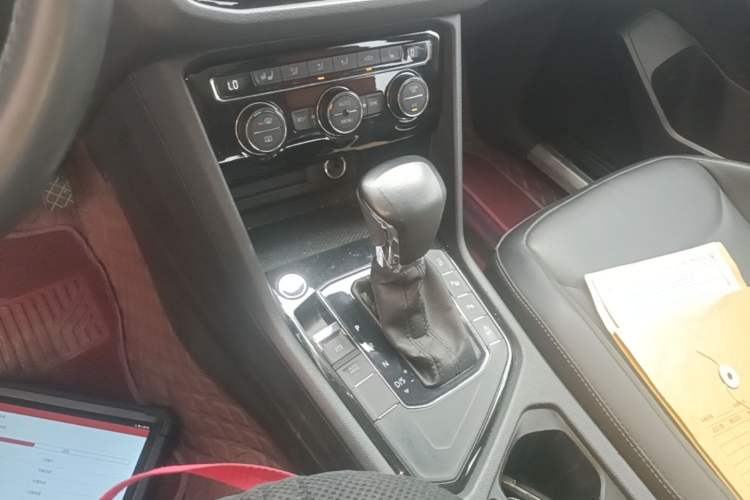 Used Volkswagen Tiguan L 2020 330TSI Automatic Two-Wheel Drive Smart Luxury Edition China VI Standard Gear Lever