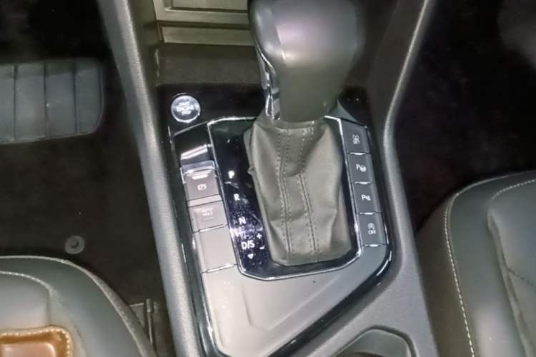 Used Volkswagen Tiguan L 2020 330TSI Automatic Two-Wheel Drive Smart Luxury Edition China VI Standard Gear Lever