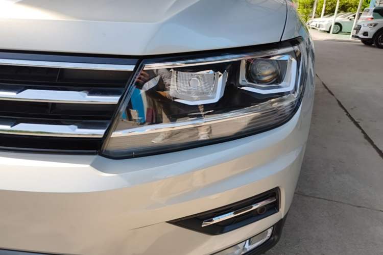 Used Volkswagen Tiguan L 2020 330TSI Automatic Two-Wheel Drive Smart Luxury Edition China VI Standard Left Front Headlight