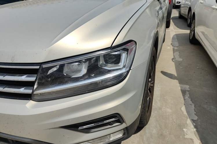 Used Volkswagen Tiguan L 2020 330TSI Automatic Two-Wheel Drive Smart Luxury Edition China VI Standard Left Front Headlight