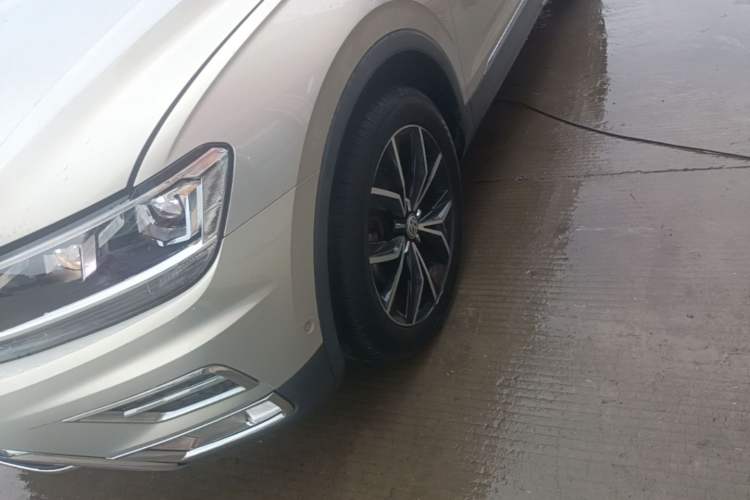 Used Volkswagen Tiguan L 2020 330TSI Automatic Two-Wheel Drive Smart Luxury Edition China VI Standard Left Front Wheel Hub