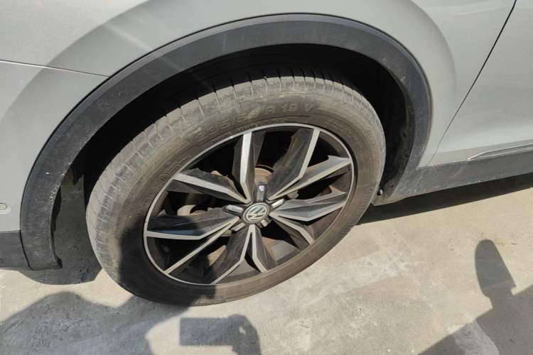 Used Volkswagen Tiguan L 2020 330TSI Automatic Two-Wheel Drive Smart Luxury Edition China VI Standard Left Front Wheel Hub