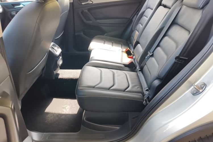 Used Volkswagen Tiguan L 2020 330TSI Automatic Two-Wheel Drive Smart Luxury Edition China VI Standard Left Rear Seat
