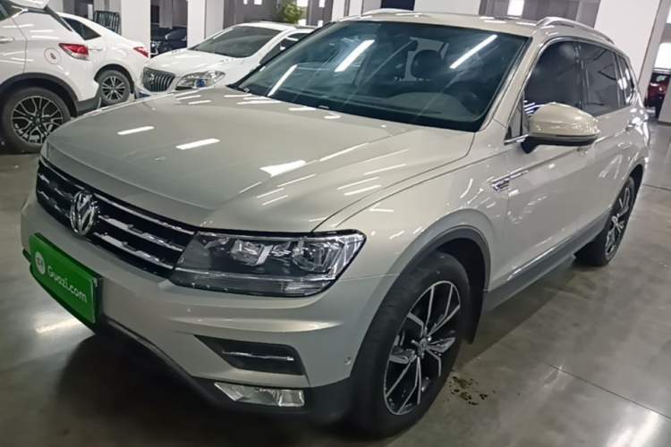 Used Volkswagen Tiguan L 2020 330TSI Automatic Two-Wheel Drive Smart Luxury Edition China VI Standard Guazi used car, China used car export, Used car for sale, Used cars, Cheapest cars for sale