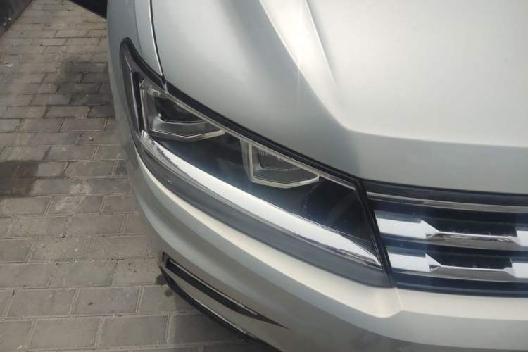 Used Volkswagen Tiguan L 2020 330TSI Automatic Two-Wheel Drive Smart Luxury Edition China VI Standard Right Front Headlight