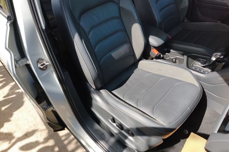 Used Volkswagen Tiguan L 2020 330TSI Automatic Two-Wheel Drive Smart Luxury Edition China VI Standard Right Front Seat