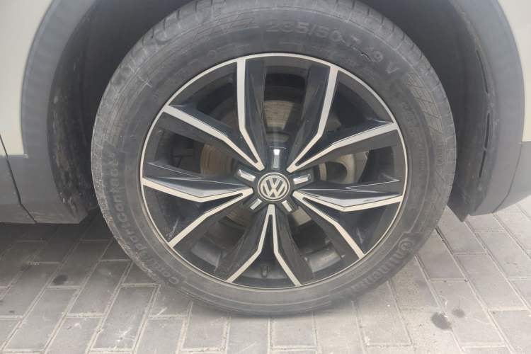 Used Volkswagen Tiguan L 2020 330TSI Automatic Two-Wheel Drive Smart Luxury Edition China VI Standard Right Front Wheel Hub