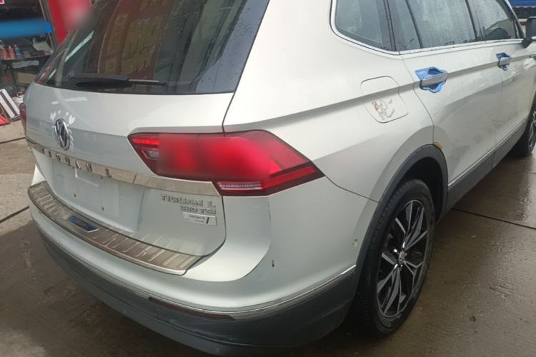 Used Volkswagen Tiguan L 2020 330TSI Automatic Two-Wheel Drive Smart Luxury Edition China VI Standard Right Rear Taillight