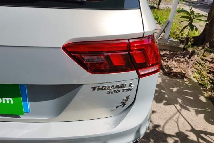 Used Volkswagen Tiguan L 2020 330TSI Automatic Two-Wheel Drive Smart Luxury Edition China VI Standard Right Rear Taillight