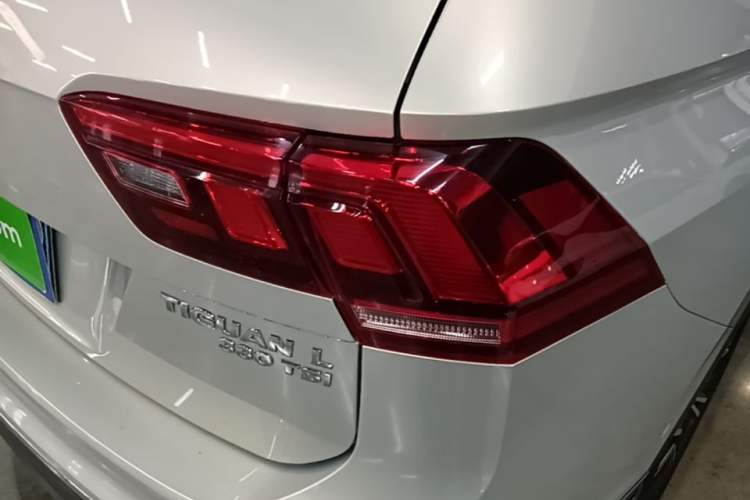 Used Volkswagen Tiguan L 2020 330TSI Automatic Two-Wheel Drive Smart Luxury Edition China VI Standard Right Rear Taillight