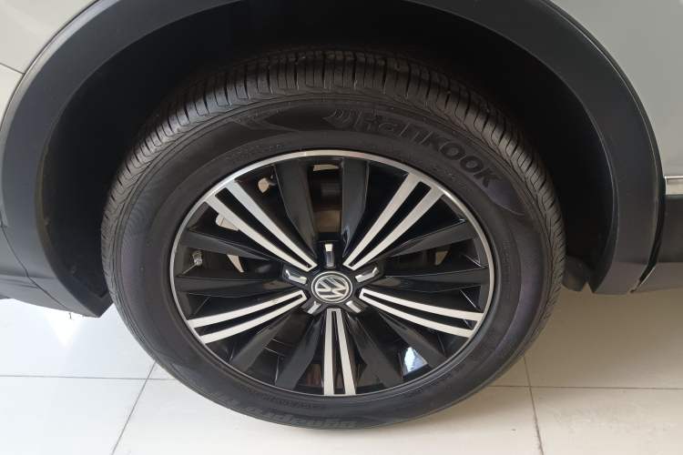 Used Volkswagen Tiguan L 2020 330TSI Automatic Two-Wheel Drive Panoramic Comfort Edition China VI Standard Right Rear Wheel Hub