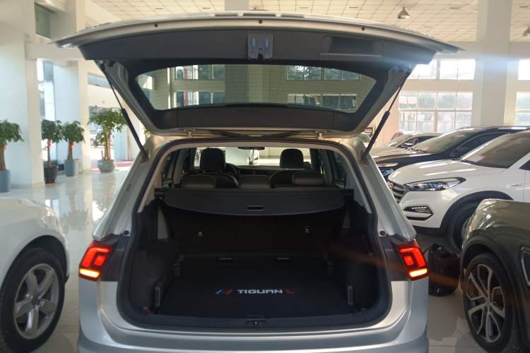 Used Volkswagen Tiguan L 2020 330TSI Automatic Two-Wheel Drive Panoramic Comfort Edition China VI Standard Trunk