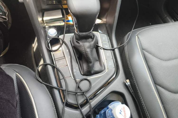 Used Volkswagen Tiguan L 2020 330TSI Automatic Two-Wheel Drive R-Line Flagship Version China VI Standard Gear Lever