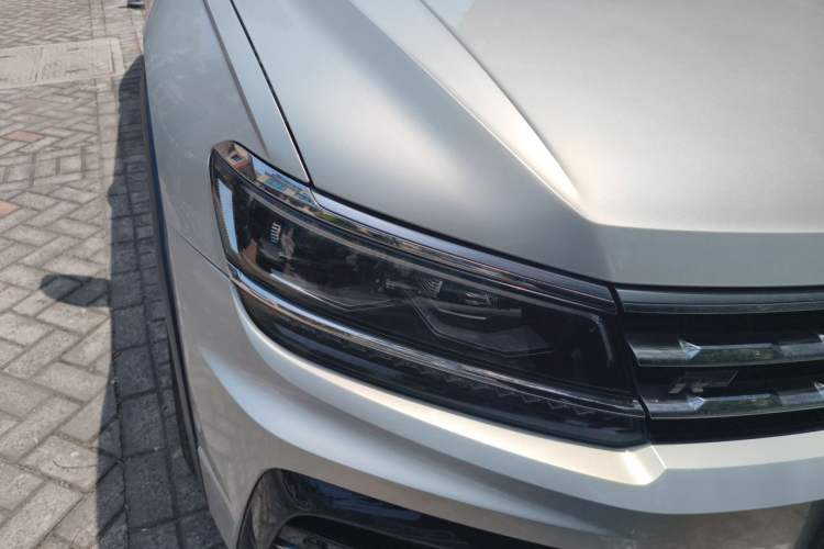 Used Volkswagen Tiguan L 2020 330TSI Automatic Two-Wheel Drive R-Line Flagship Version China VI Standard Right Front Headlight