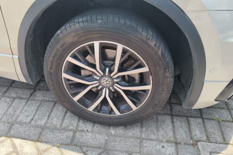 Used Volkswagen Tiguan L 2020 330TSI Automatic Two-Wheel Drive R-Line Flagship Version China VI Standard Right Front Wheel Hub