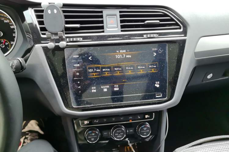 Used Volkswagen Tiguan L 2020 330TSI Automatic Two-Wheel Drive Smart Luxury Edition China VI Standard Audio And AC Panel