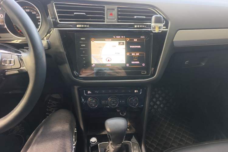 Used Volkswagen Tiguan L 2020 330TSI Automatic Two-Wheel Drive Smart Luxury Edition China VI Standard Audio And AC Panel