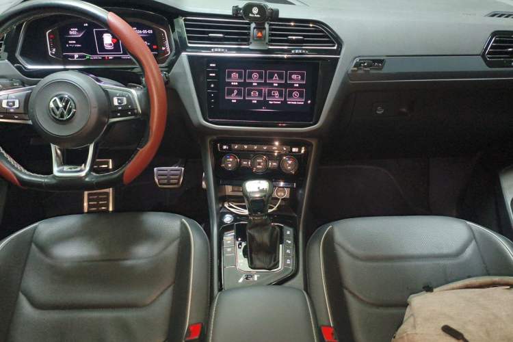 Used Volkswagen Tiguan L 2020 330TSI Automatic Two-Wheel Drive R-Line Flagship Version China VI Standard Audio And AC Panel