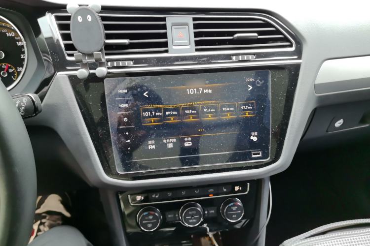 Used Volkswagen Tiguan L 2020 330TSI Automatic Two-Wheel Drive Smart Luxury Edition China VI Standard Audio And AC Panel