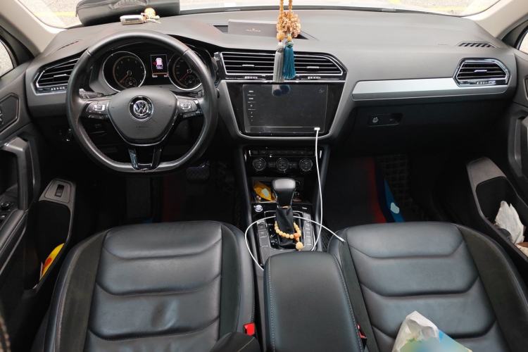 Used Volkswagen Tiguan L 2020 330TSI Automatic Two-Wheel Drive Smart Luxury Edition China VI Standard Center Console
