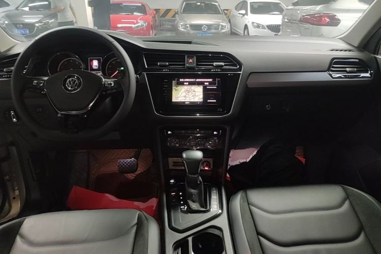 Used Volkswagen Tiguan L 2020 330TSI Automatic Two-Wheel Drive Panoramic Comfort Edition China VI Standard Center Console