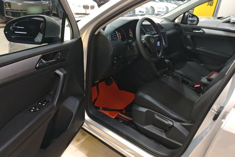 Used Volkswagen Tiguan L 2020 330TSI Automatic Two-Wheel Drive Luxury Edition China VI Standard Driver Seat