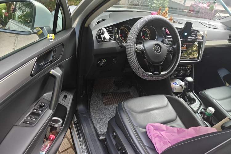 Used Volkswagen Tiguan L 2020 330TSI Automatic Two-Wheel Drive Smart Luxury Edition China VI Standard Driver Seat