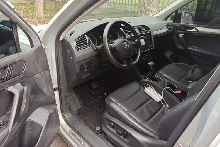Used Volkswagen Tiguan L 2020 330TSI Automatic Two-Wheel Drive Panoramic Comfort Edition China VI Standard Driver Seat
