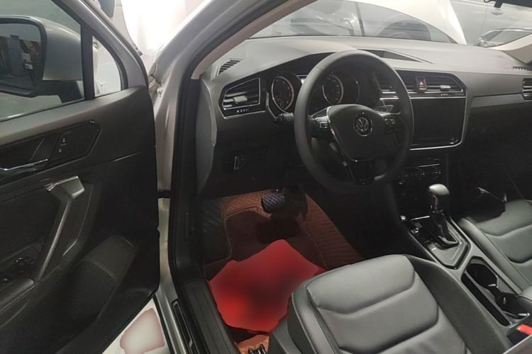 Used Volkswagen Tiguan L 2020 330TSI Automatic Two-Wheel Drive Panoramic Comfort Edition China VI Standard Driver Seat